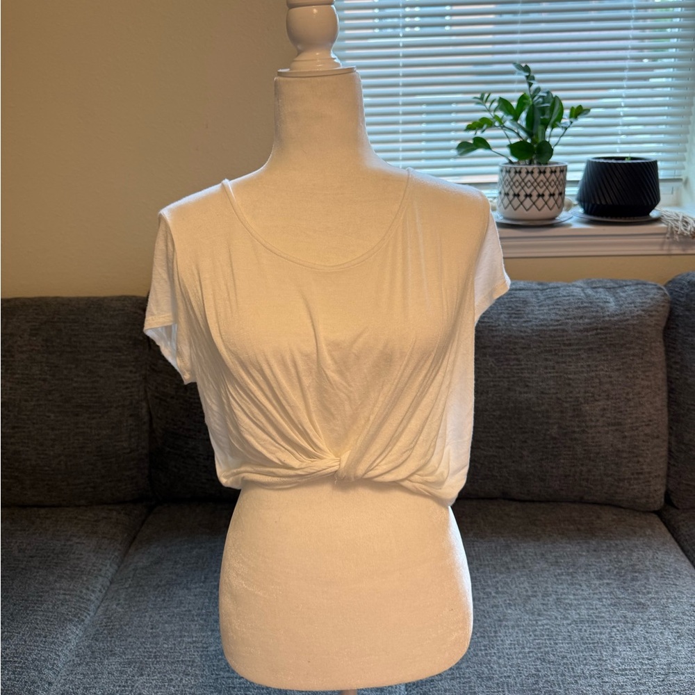 Charlotte Russe White Knotted Short Sleeve Crop Tee